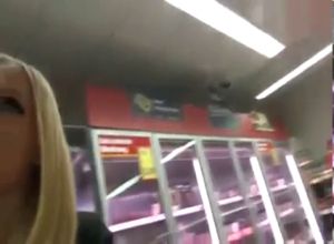 Анал с красоткой в машине